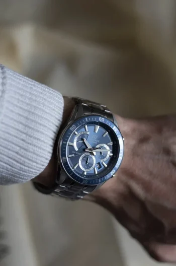 ساعت کاسیو ادیفایس EFR-552D-2A صفحه آبی