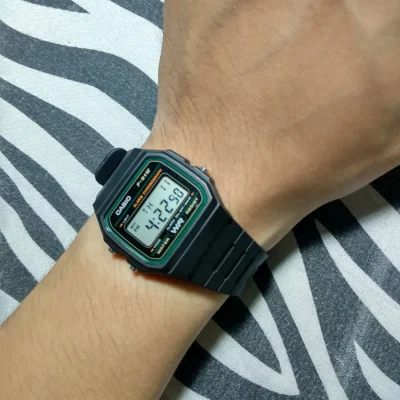 ساعت مچی دیجیتال کاسیو F-91W-3DG قاب مشکی خطوط سبز